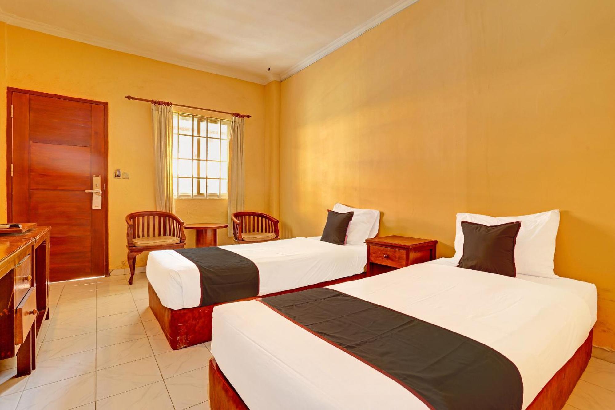 Collection O 91081 New Arena Hotel Kuta Lombok Extérieur photo