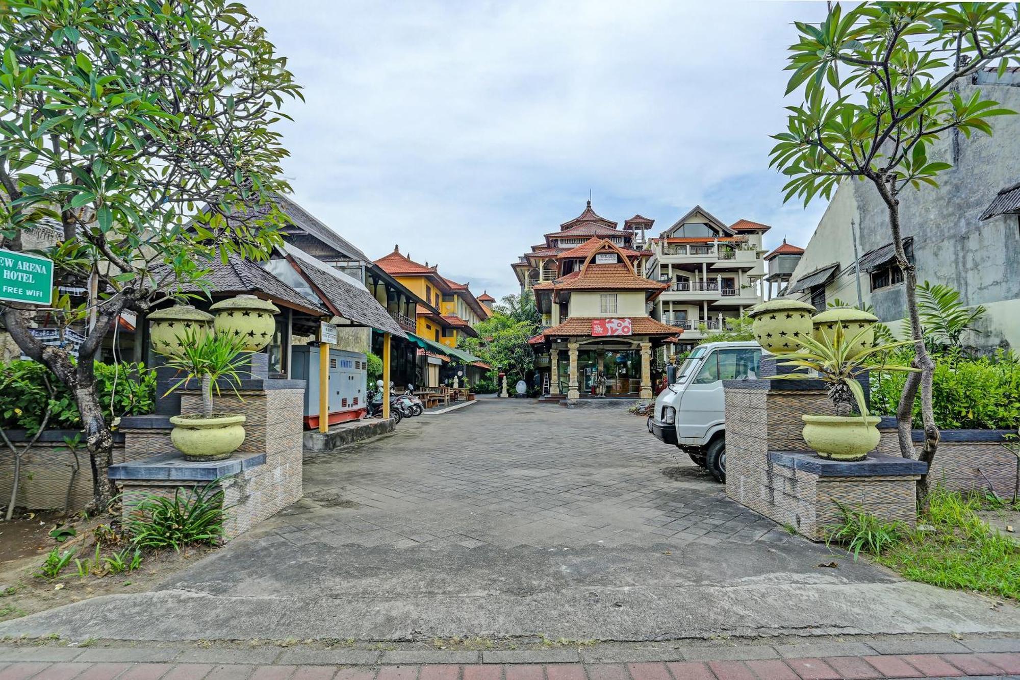 Collection O 91081 New Arena Hotel Kuta Lombok Extérieur photo